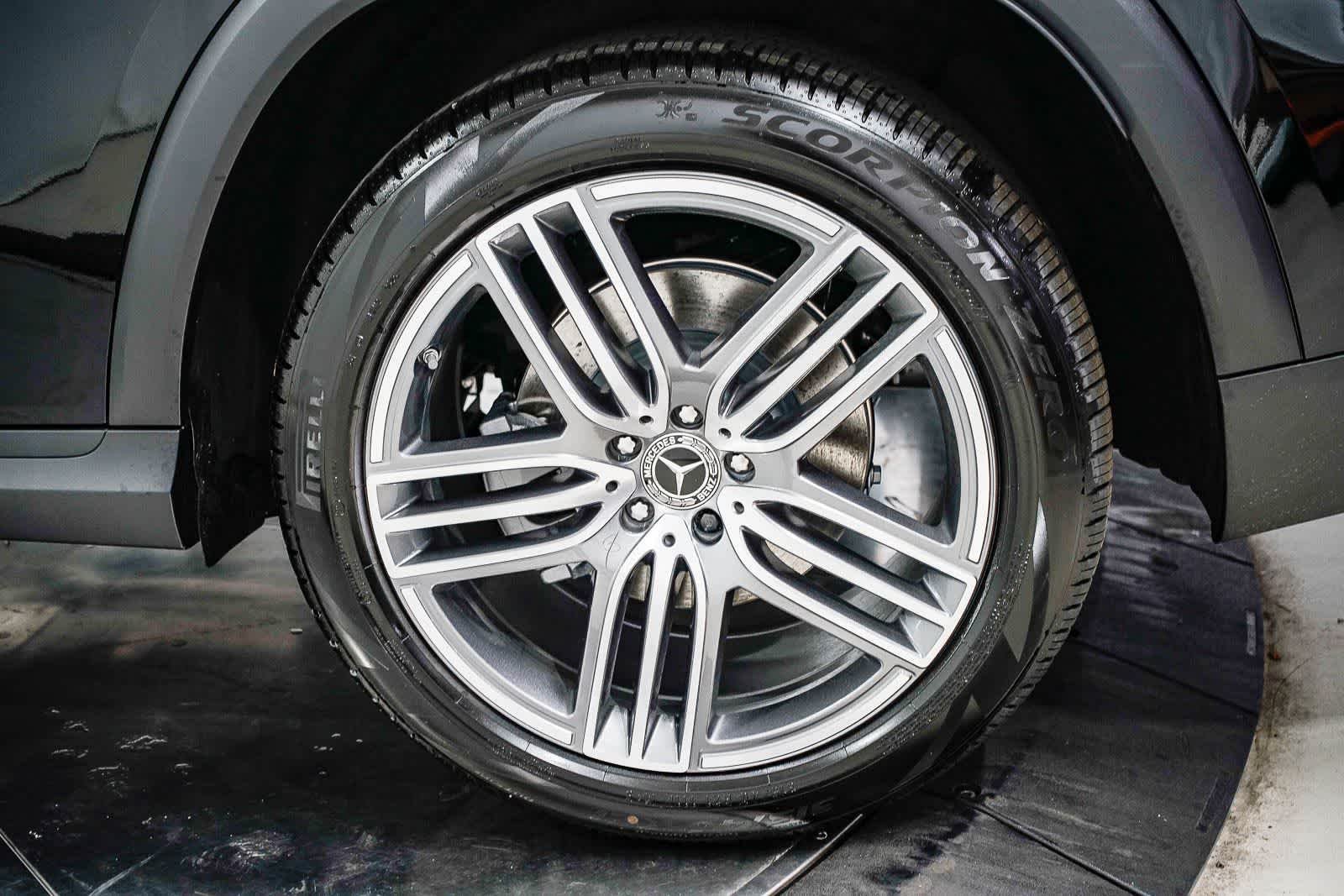 New 2026 Black Mercedes-Benz GLS 450 image 10