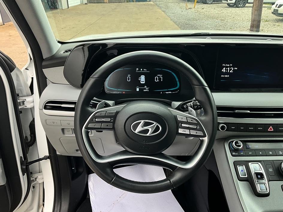 Used 2023 White Hyundai SEL image 34