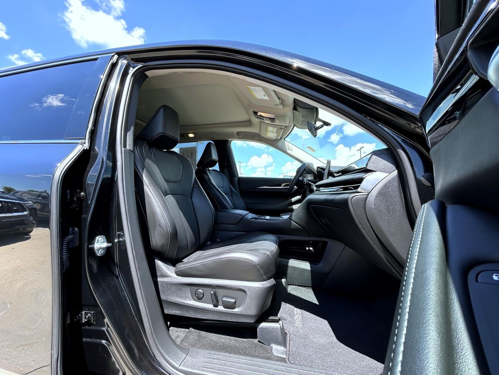 Used 2025 Black INFINITI PURE image 15