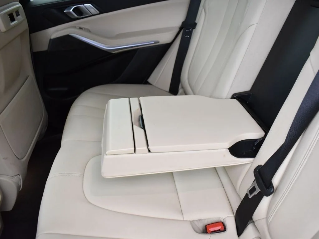 Used 2022 White BMW sDrive40i image 24