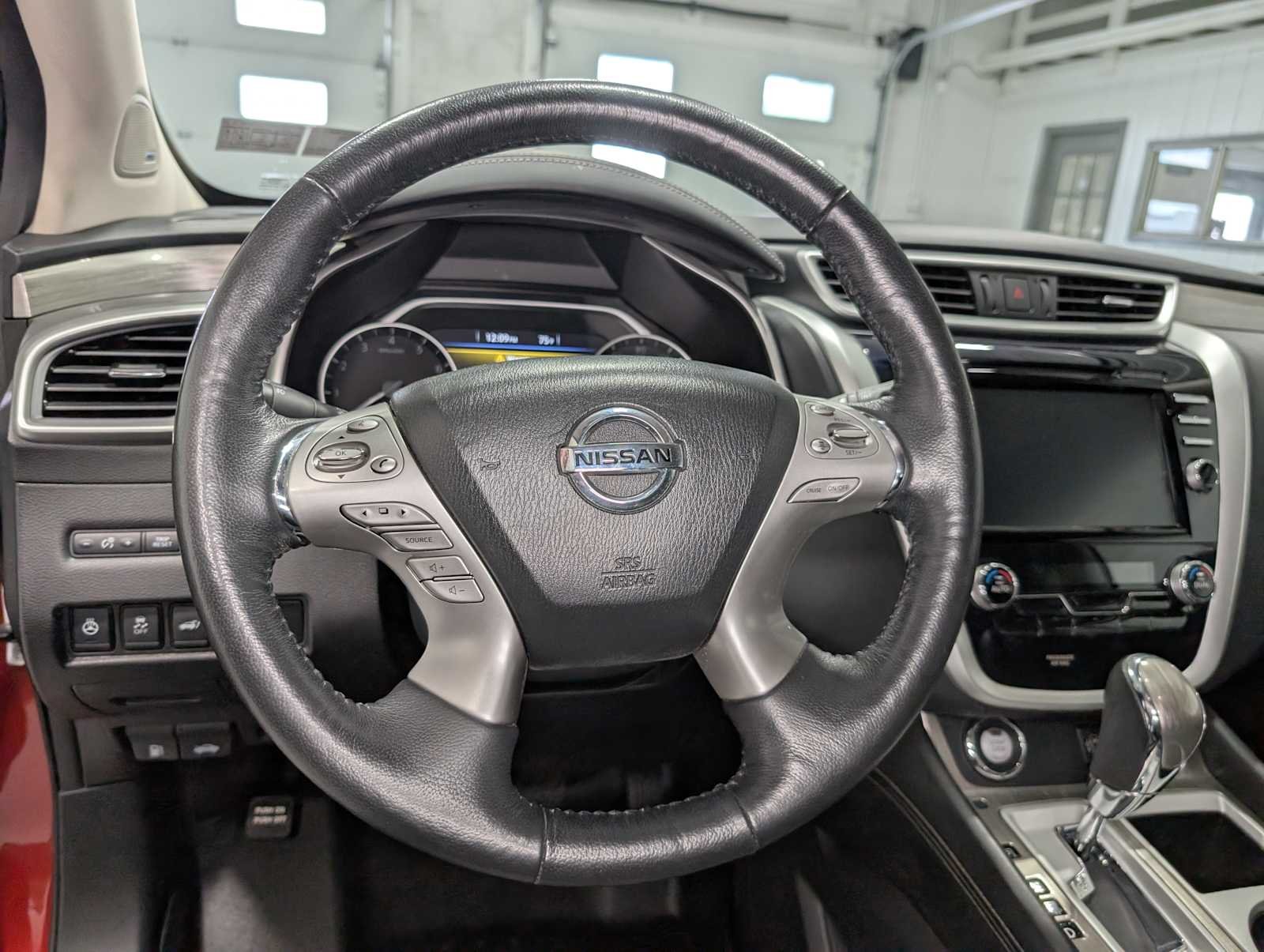 Used 2018 CAYENNE RED Nissan SL image 37