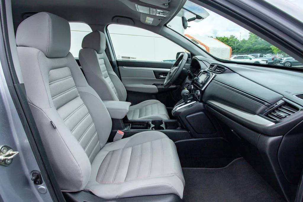 Certified Used 2019 Lunar Silver Metallic Honda LX image 15