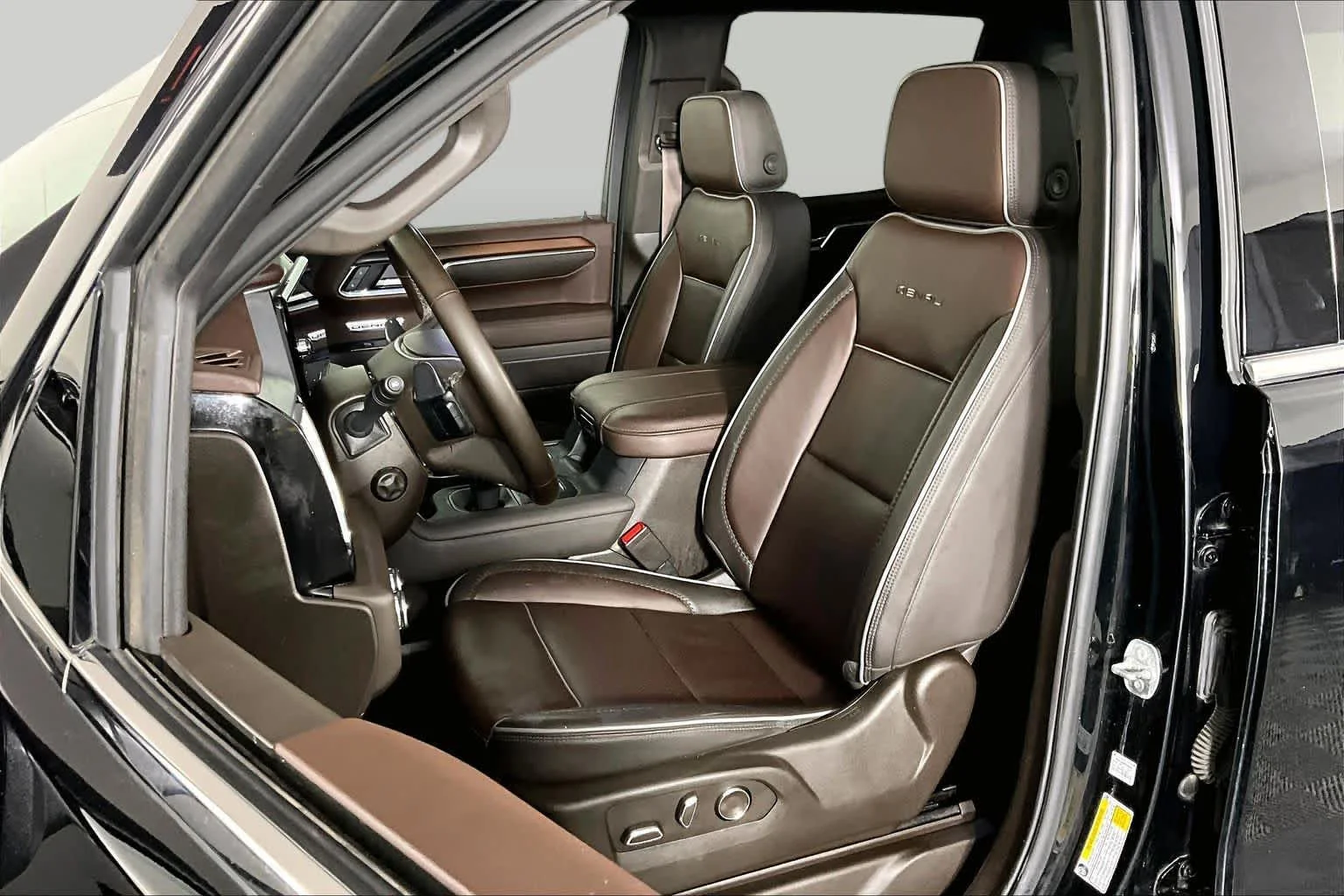 Used 2025 Onyx Black GMC Denali image 8