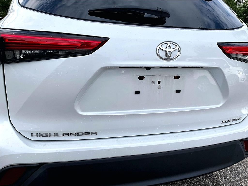Certified Used 2023 Beige Toyota XLE image 10