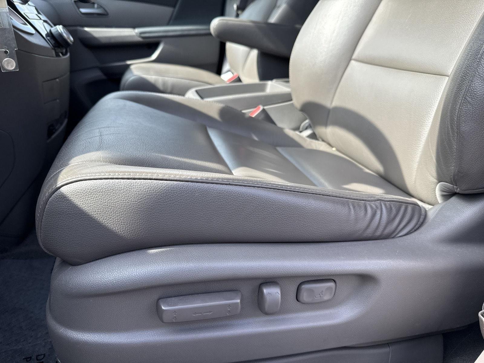 Used 2013 Alabaster Silver Metallic Honda EX-L image 13
