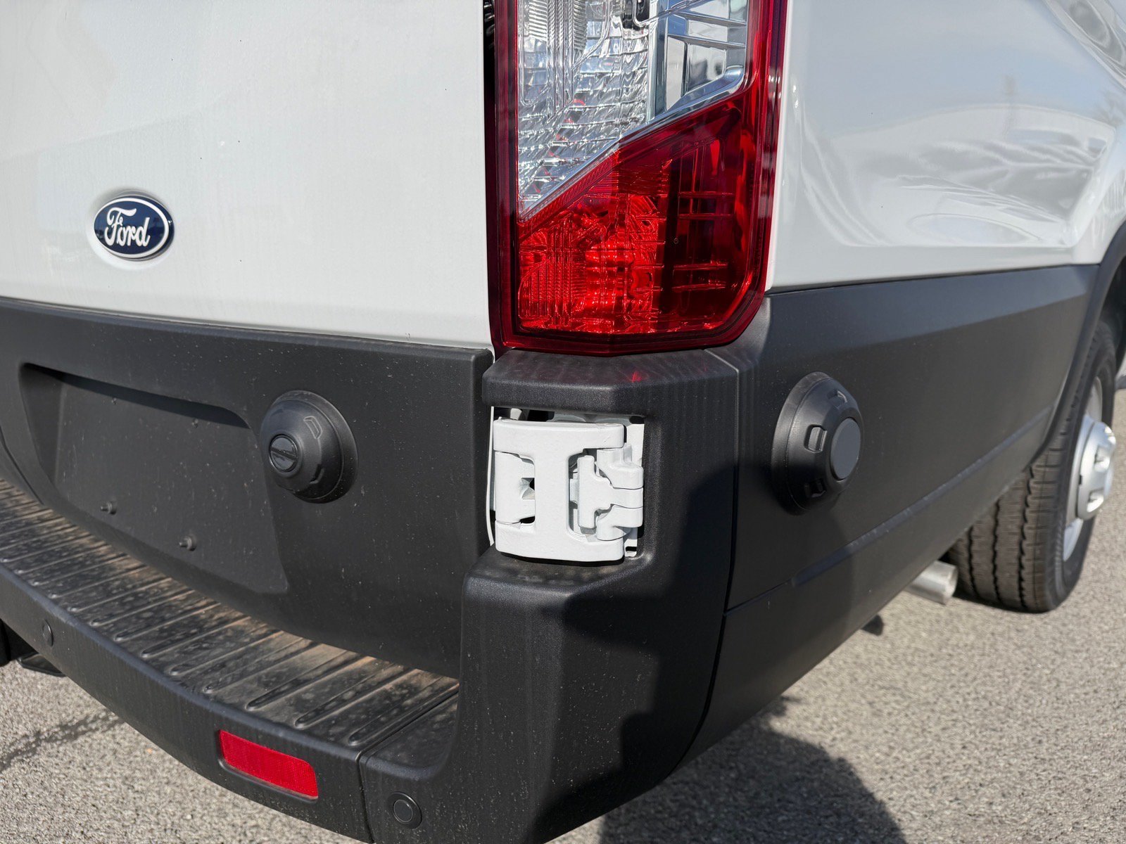 New 2027 Oxford White Ford Cargo Van image 22