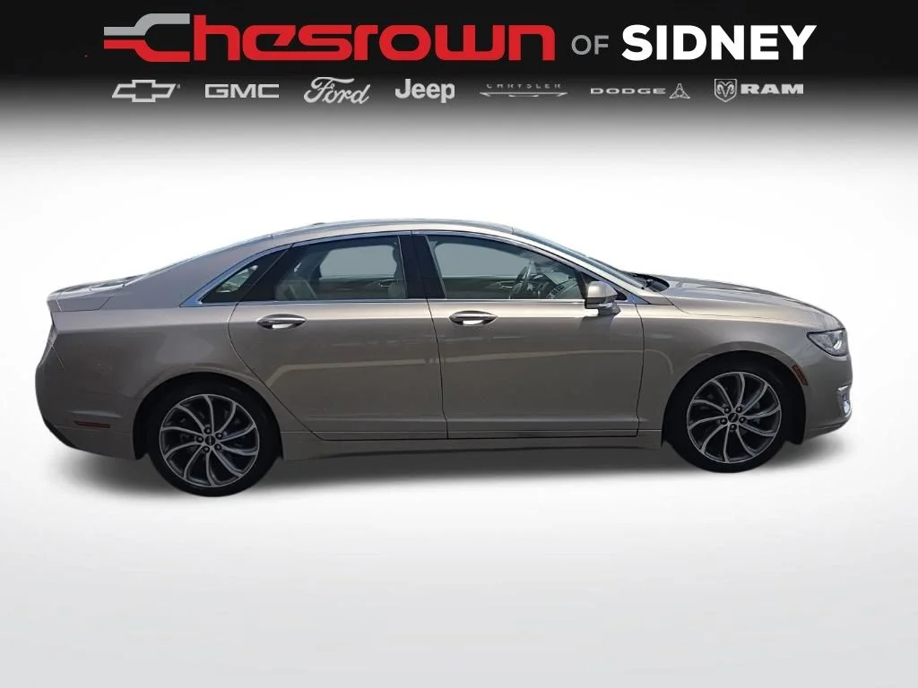 Used 2018 Brown Lincoln Select image 4