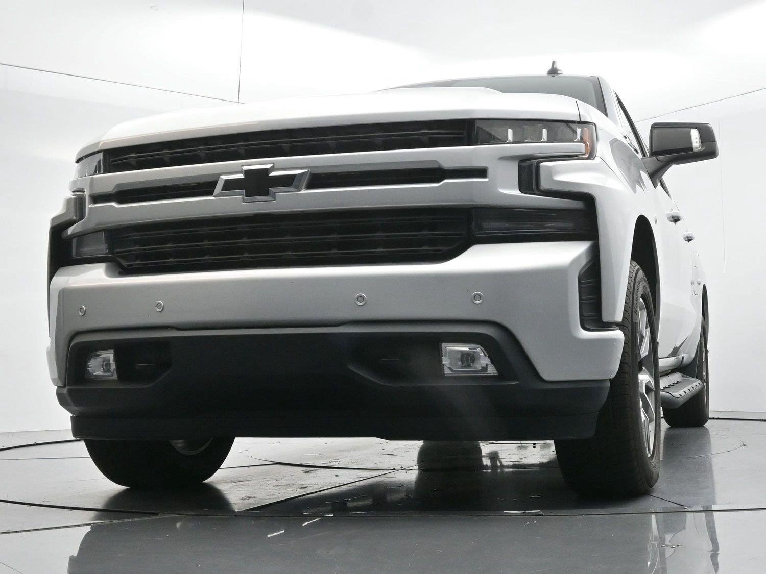 Used 2020 SILVER ICE METALLIC Chevrolet RST image 45