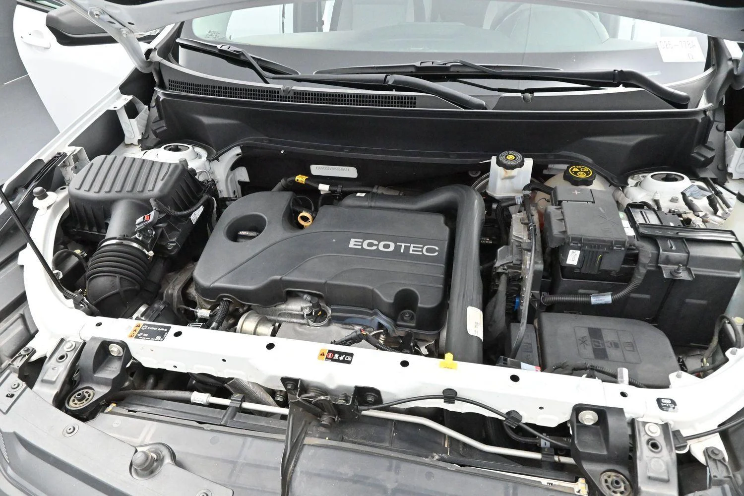 Used 2019 SUMMIT WHITE Chevrolet LS image 30