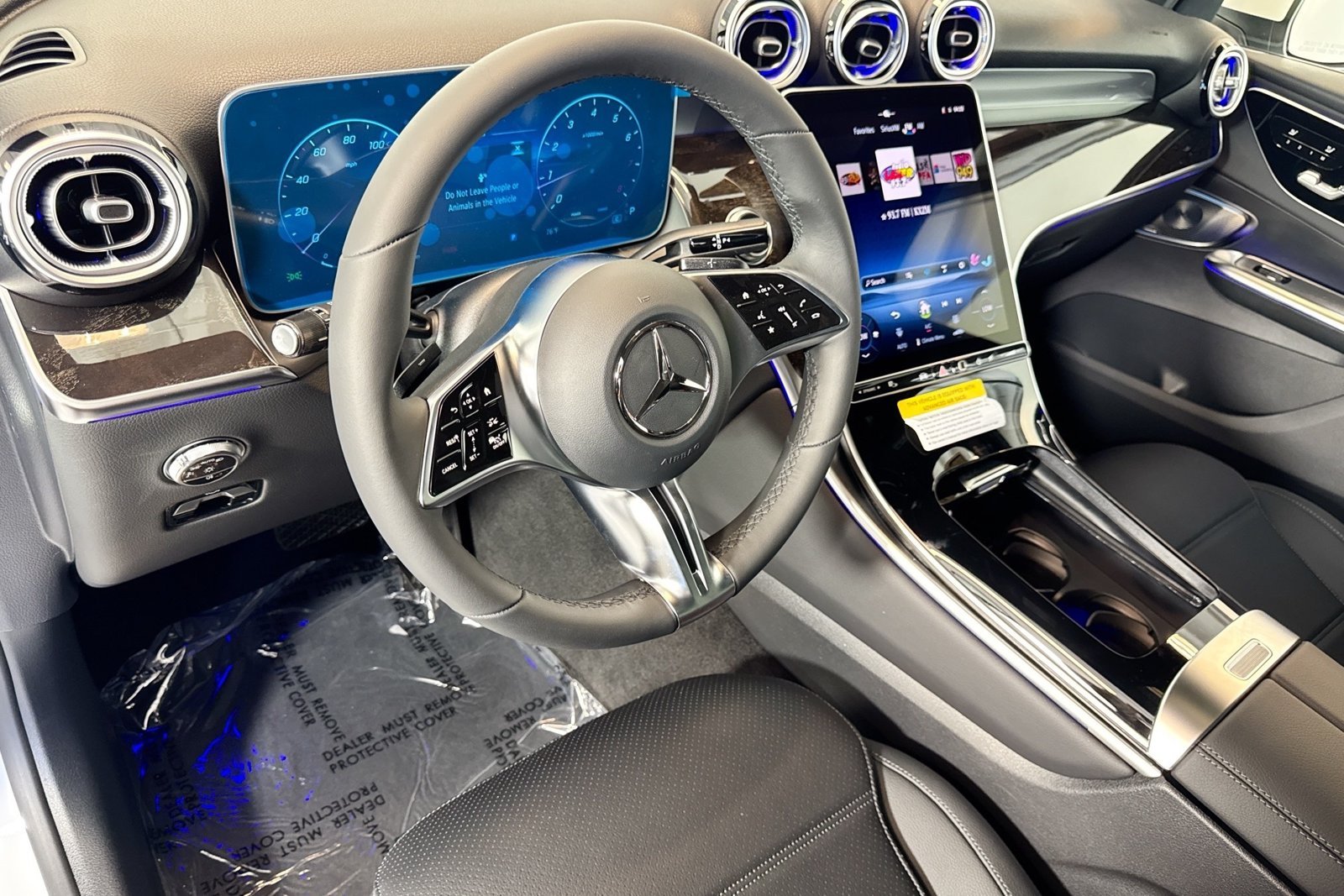 New 2026 MANUFAKTUR Moonlight White Metallic Mercedes-Benz GLC 300 image 9