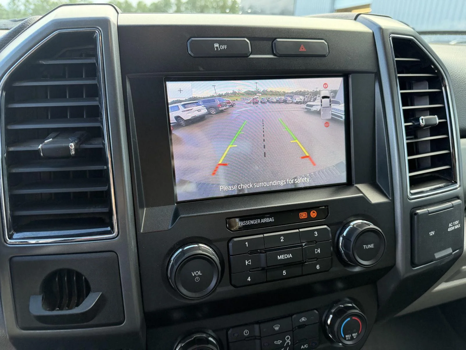 Used 2022 Oxford White Ford XLT image 12