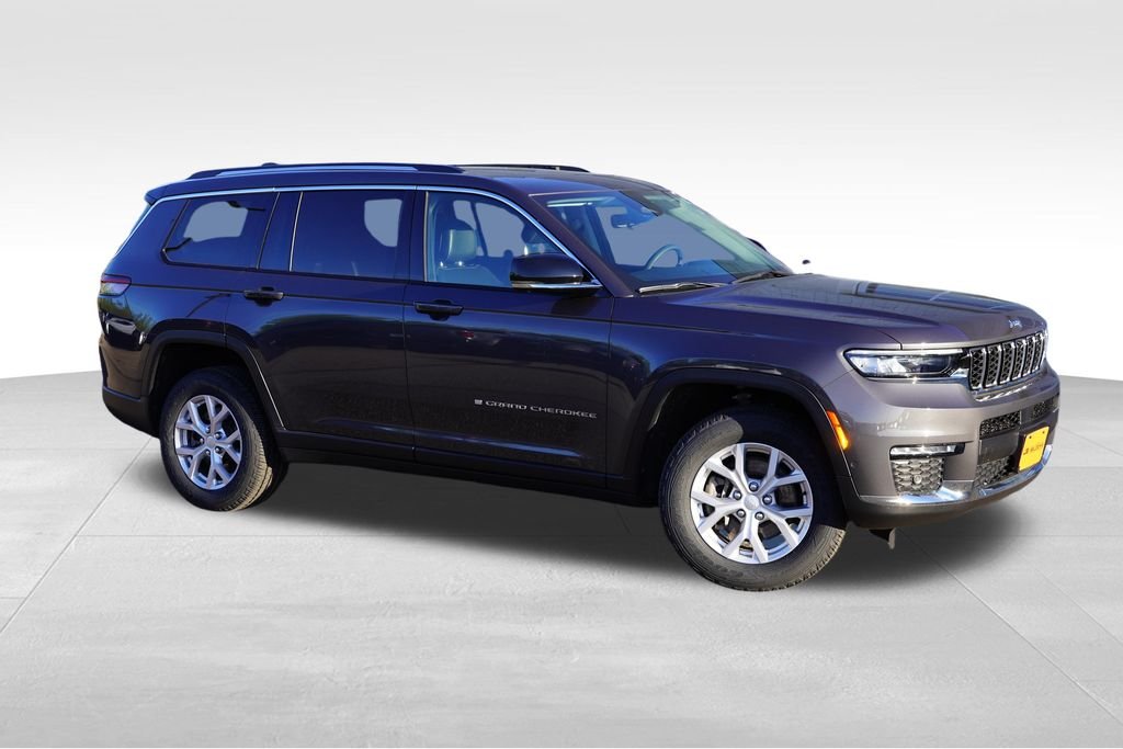 Used 2023 Baltic Gray Metallic Clearcoat Jeep Limited image 2