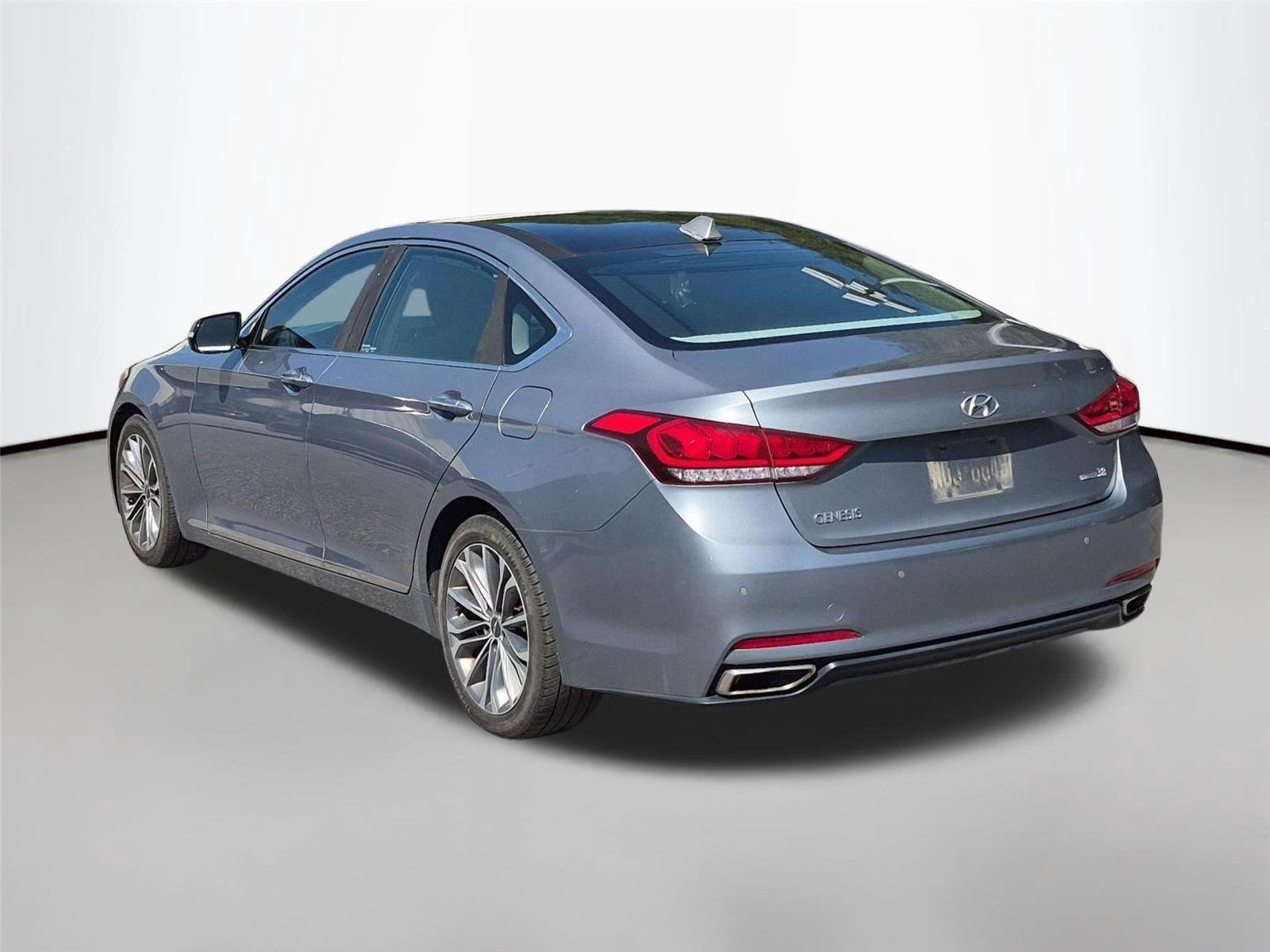 Used 2016 Parisian Gray Hyundai 3.8L image 3