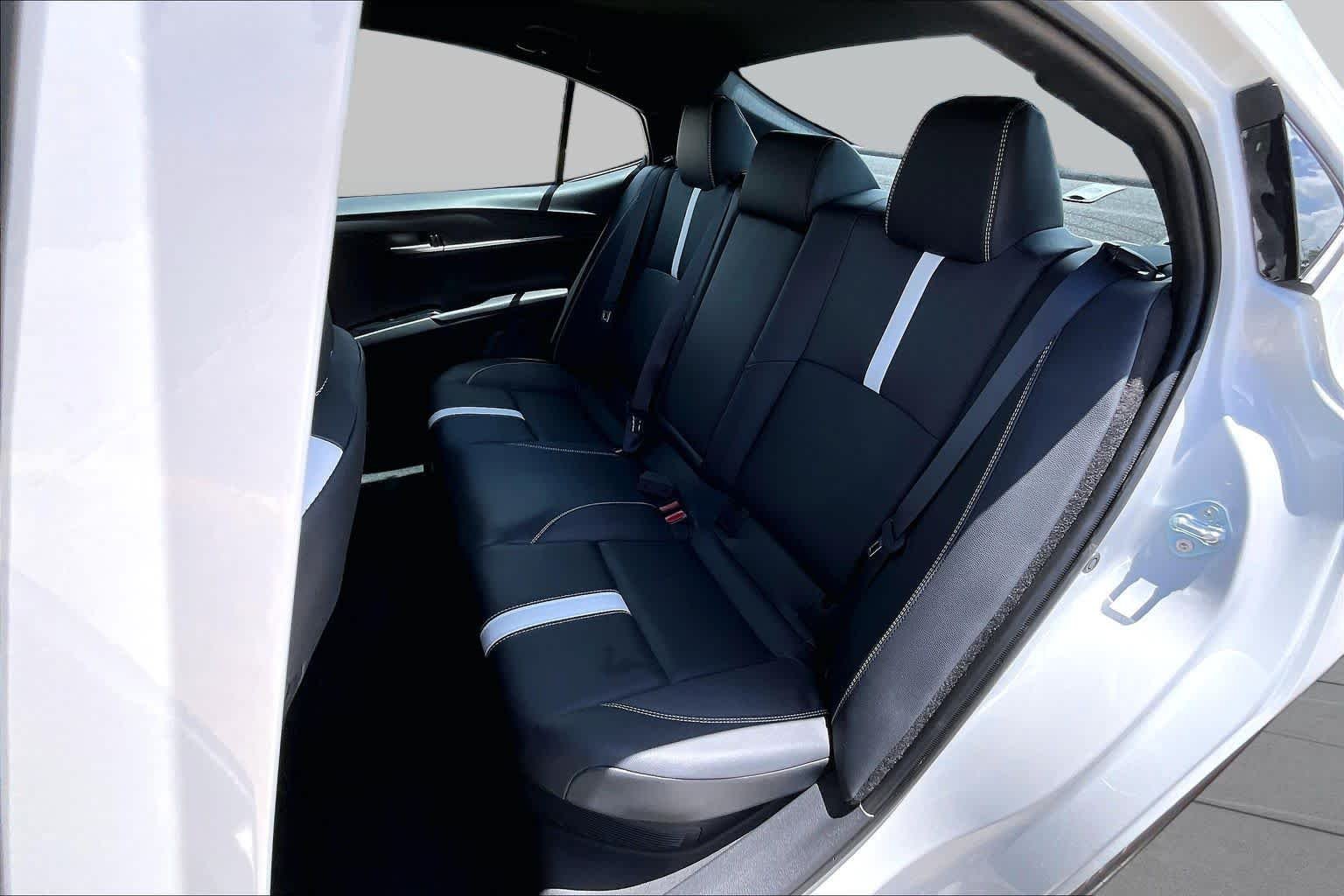 Used 2026 Ice Cap Toyota SE image 19