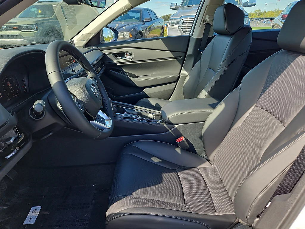 New 2026 Platinum White Pearl Honda Touring image 19