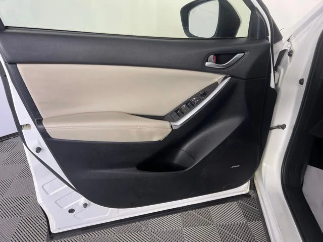 Used 2013 White Mazda Grand Touring image 15