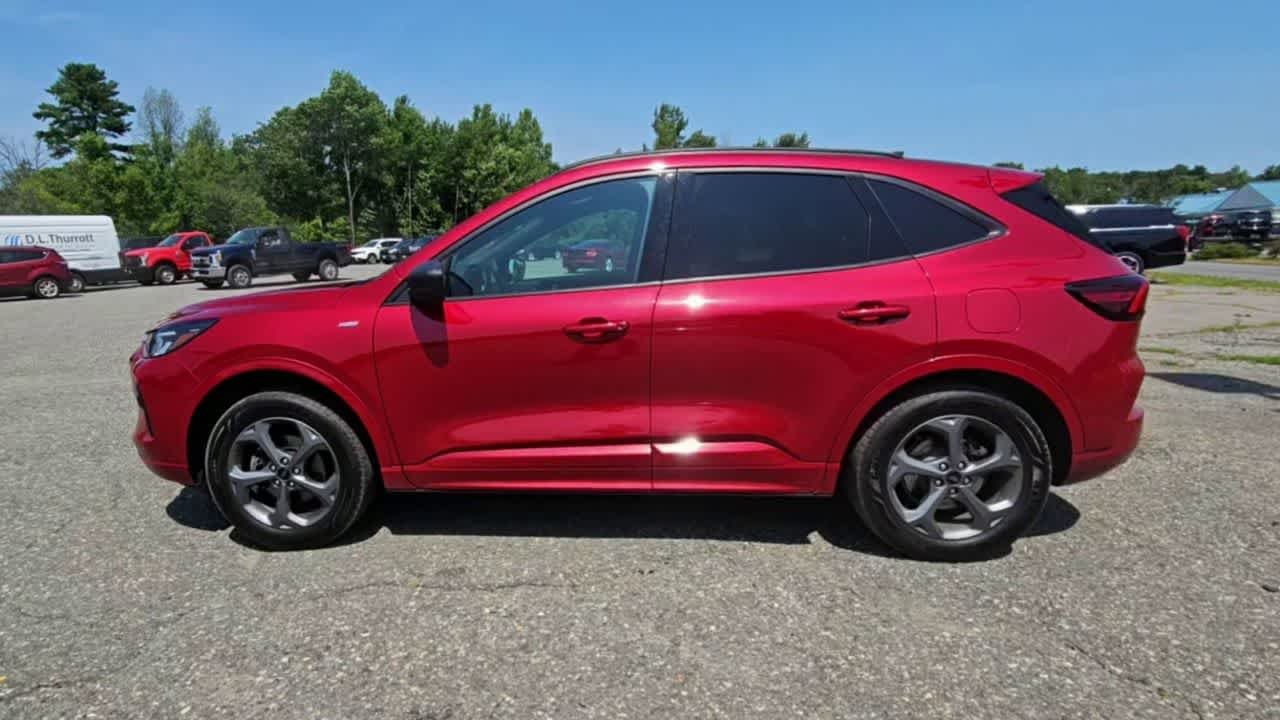 Used 2023 Rapid Red Metallic Tinted Clearcoat Ford ST-Line image 5