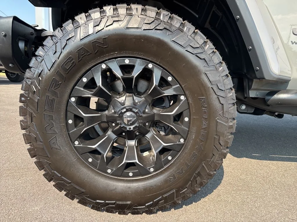 Used 2018 Gray Jeep Unlimited Sahara image 15