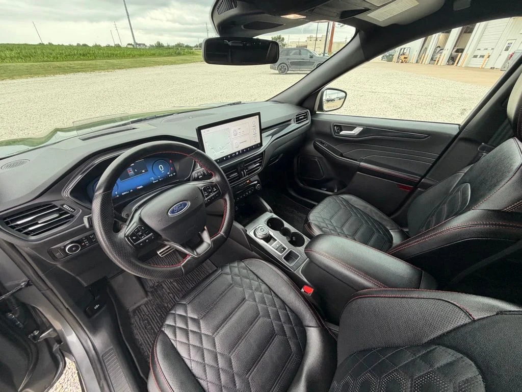 Used 2023 Gray Ford ST-Line Elite image 14