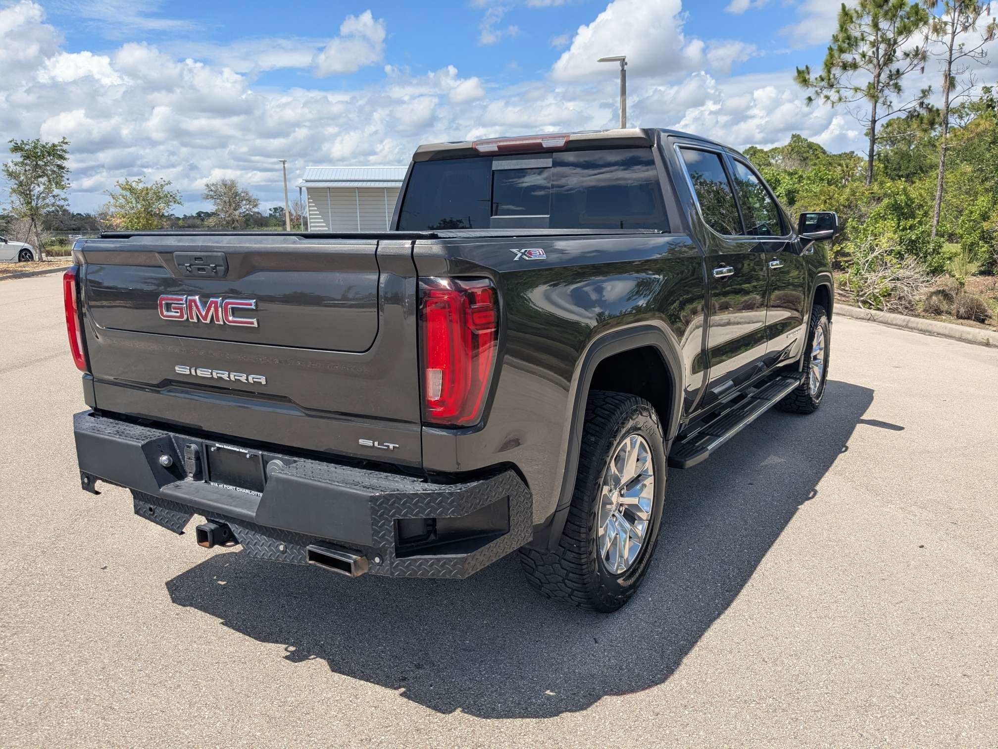 Used 2019 Smokey Quartz Metallic GMC SLT image 5