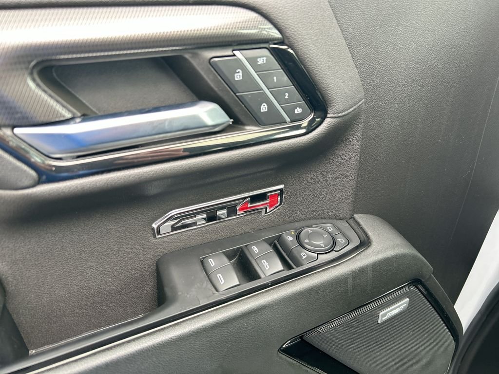 Used 2023 White GMC AT4 image 27