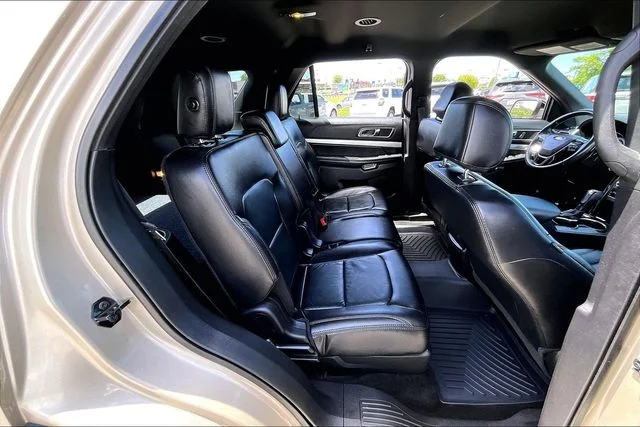 Used 2017 Gold Ford XLT image 22