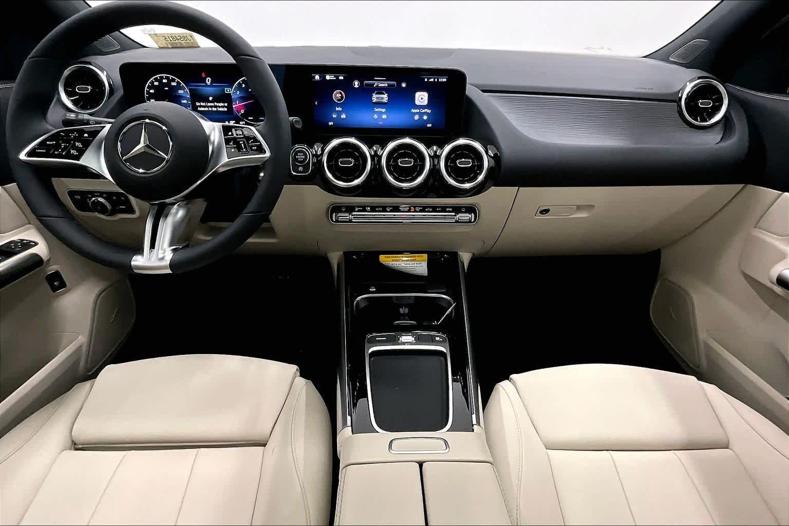 New 2026 Polar White Mercedes-Benz GLA 250 image 5