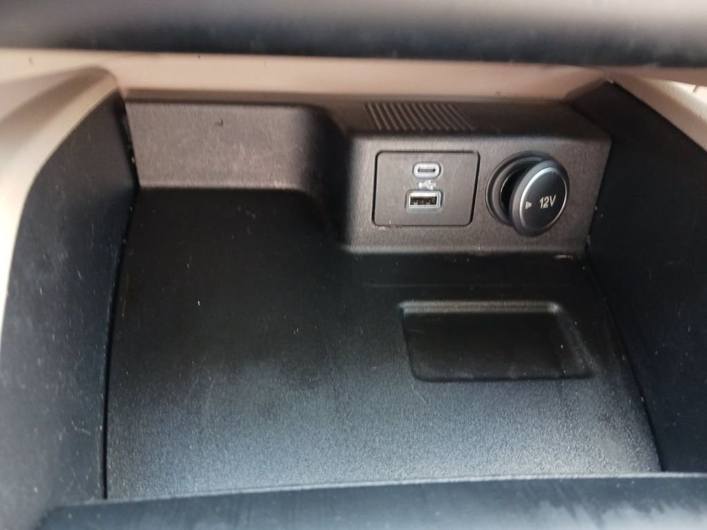Used 2020 Gold Ford SEL image 25