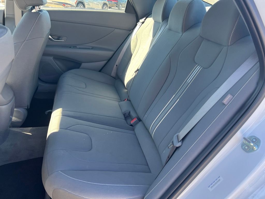 2025 Hyundai Elantra Blue - Photo 25