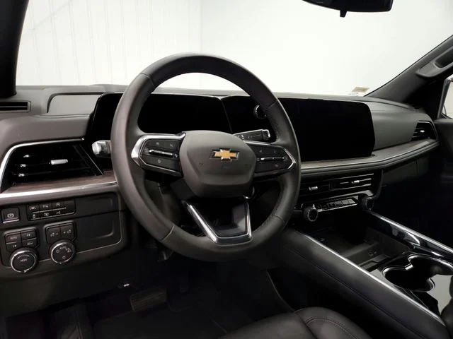 Used 2025 Black Chevrolet LT image 17