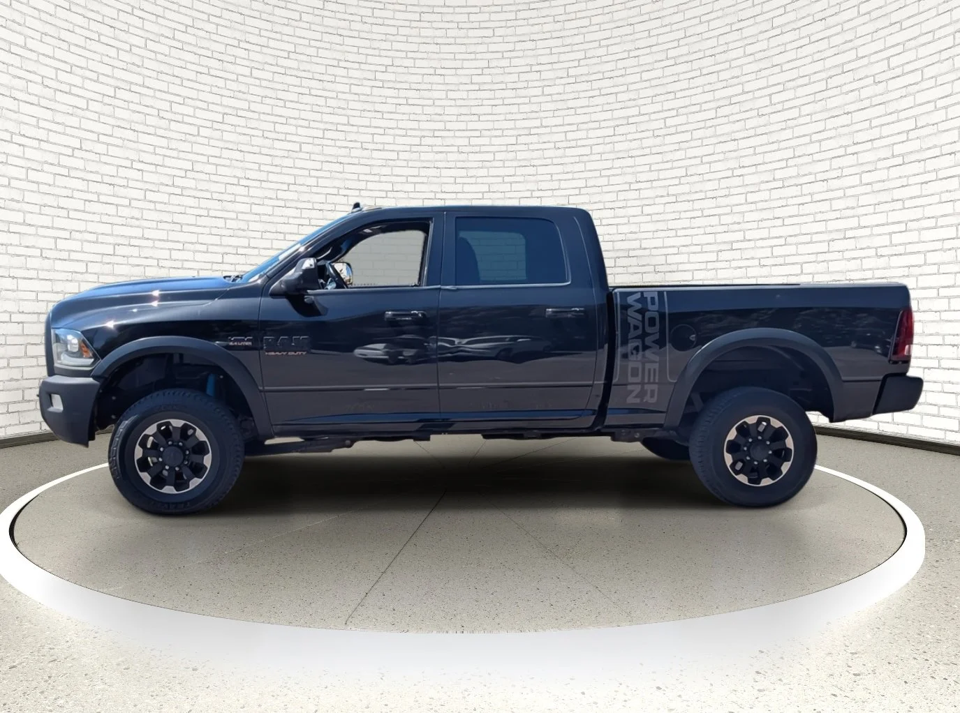 Used 2018 Brilliant Black Crystal Pearlcoat Ram Power Wagon image 7