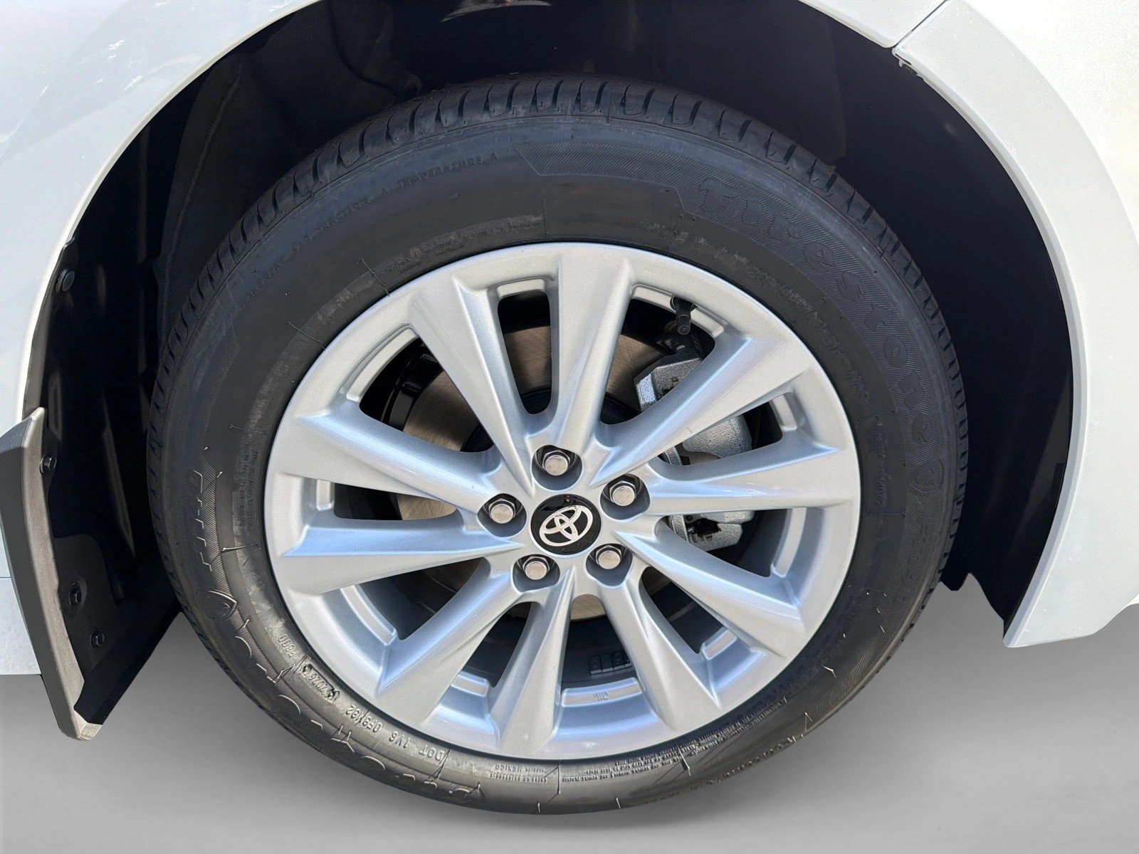 New 2027 Wind Chill Pearl Toyota LE image 12
