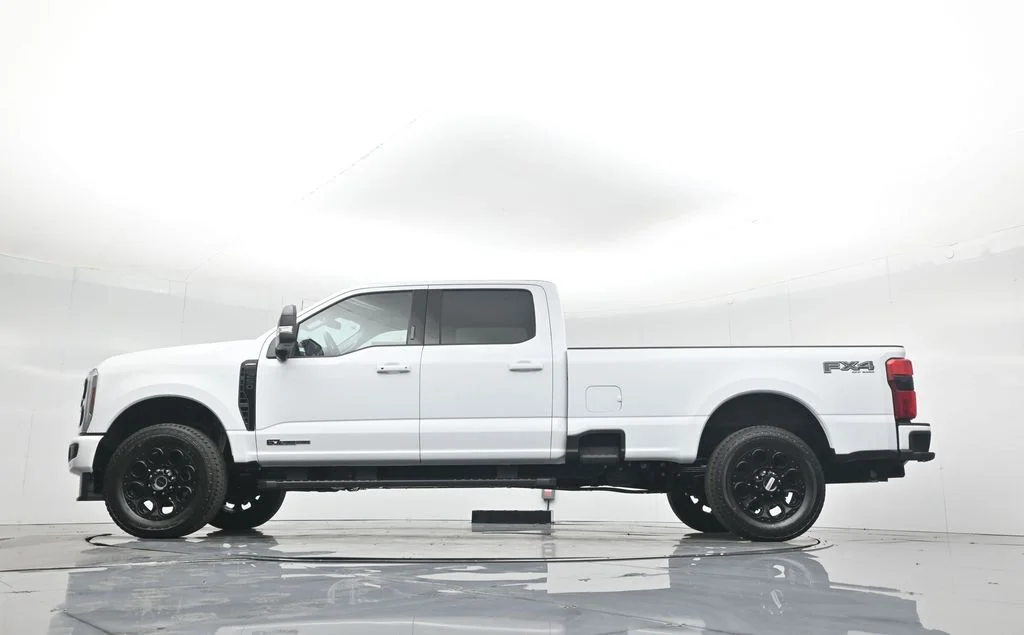 New 2026 Oxford White Ford Lariat image 31