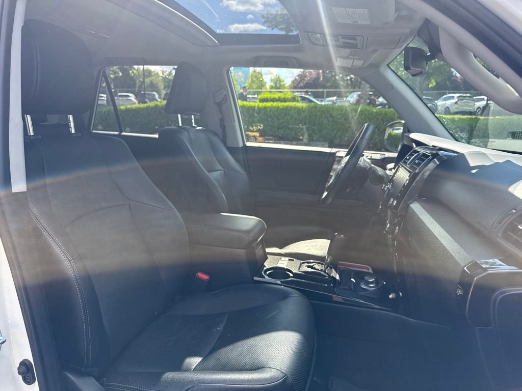 Used 2020 Blizzard Pearl Toyota Nightshade image 25