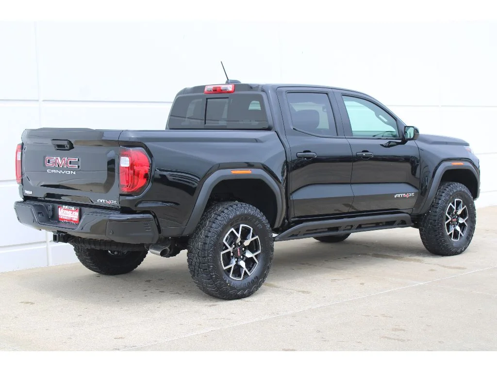 2025 GMC Canyon AT4 - Photo 10