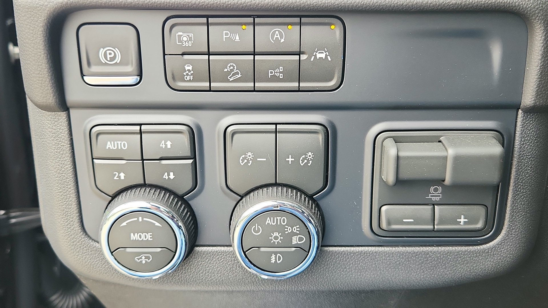 2026 Chevrolet Suburban High Country - Photo 28