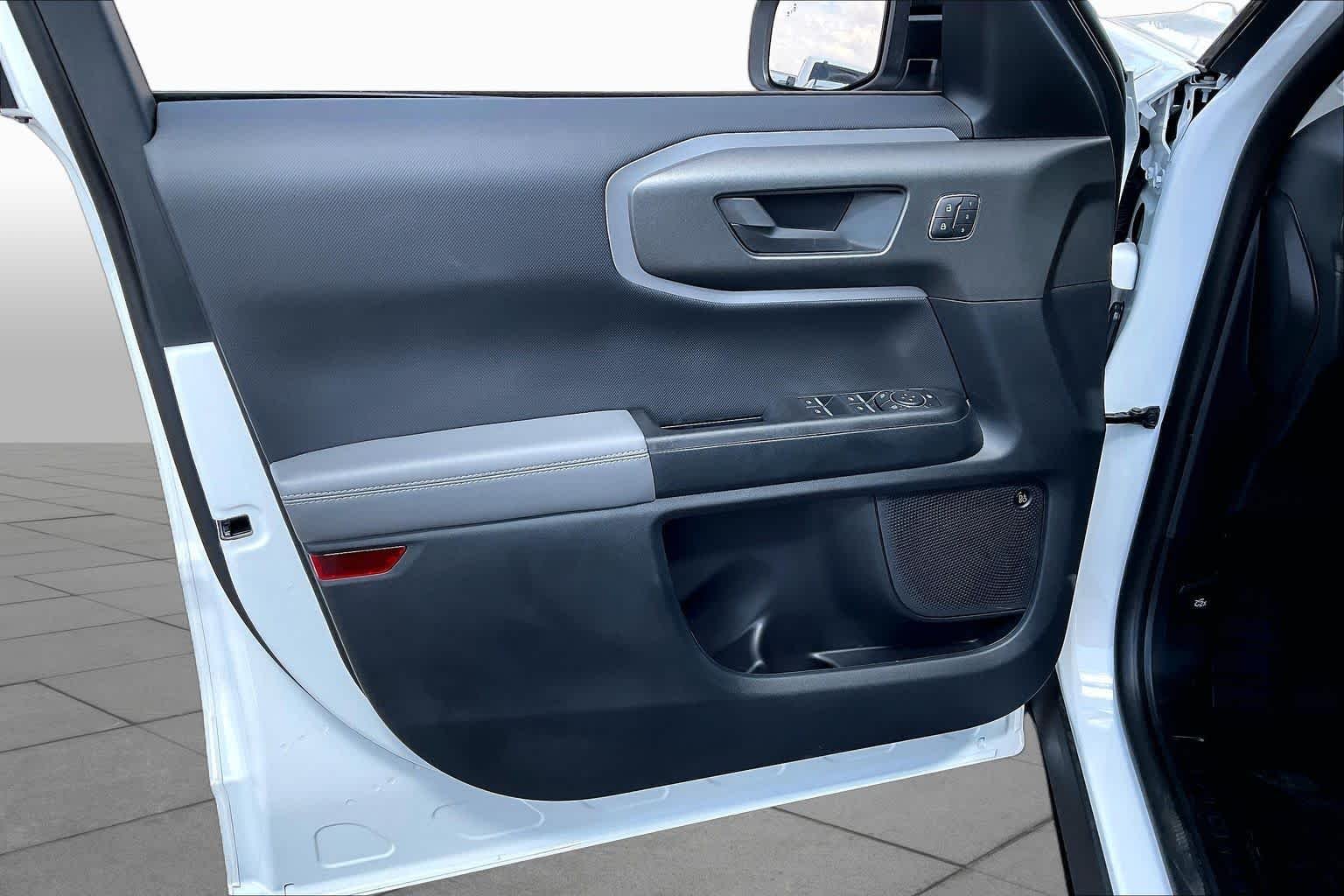 New 2026 Oxford White Ford Badlands® image 10