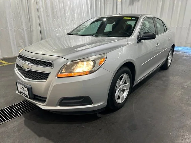 Used 2013 Silver Chevrolet LS image 23