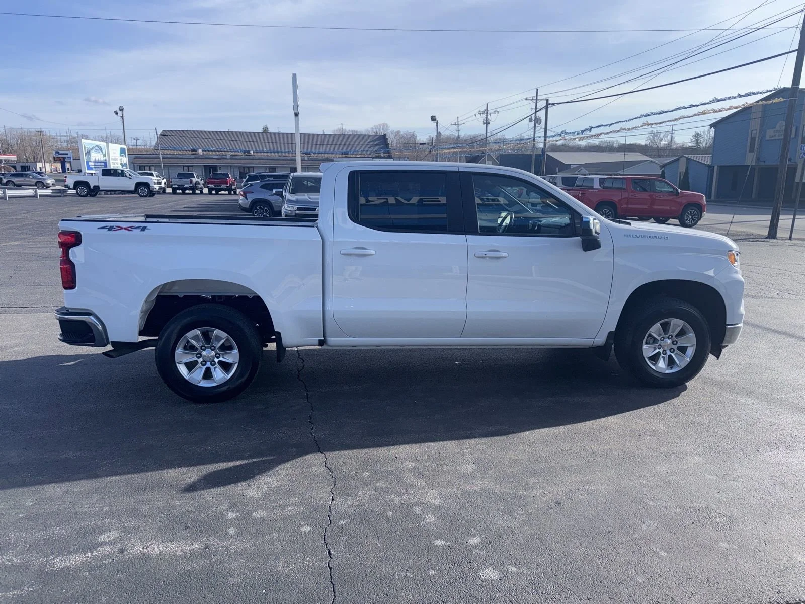 2025 Chevrolet Silverado 1500 LT - Photo 9