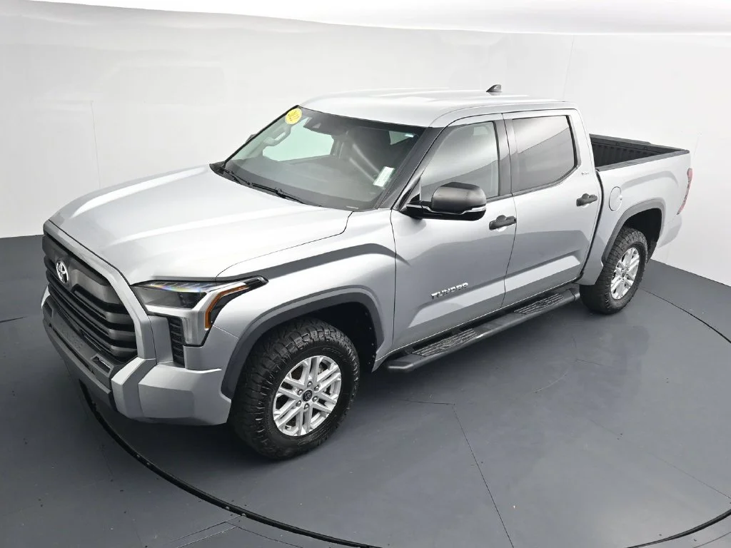 Used 2022 Silver Toyota SR5 image 25