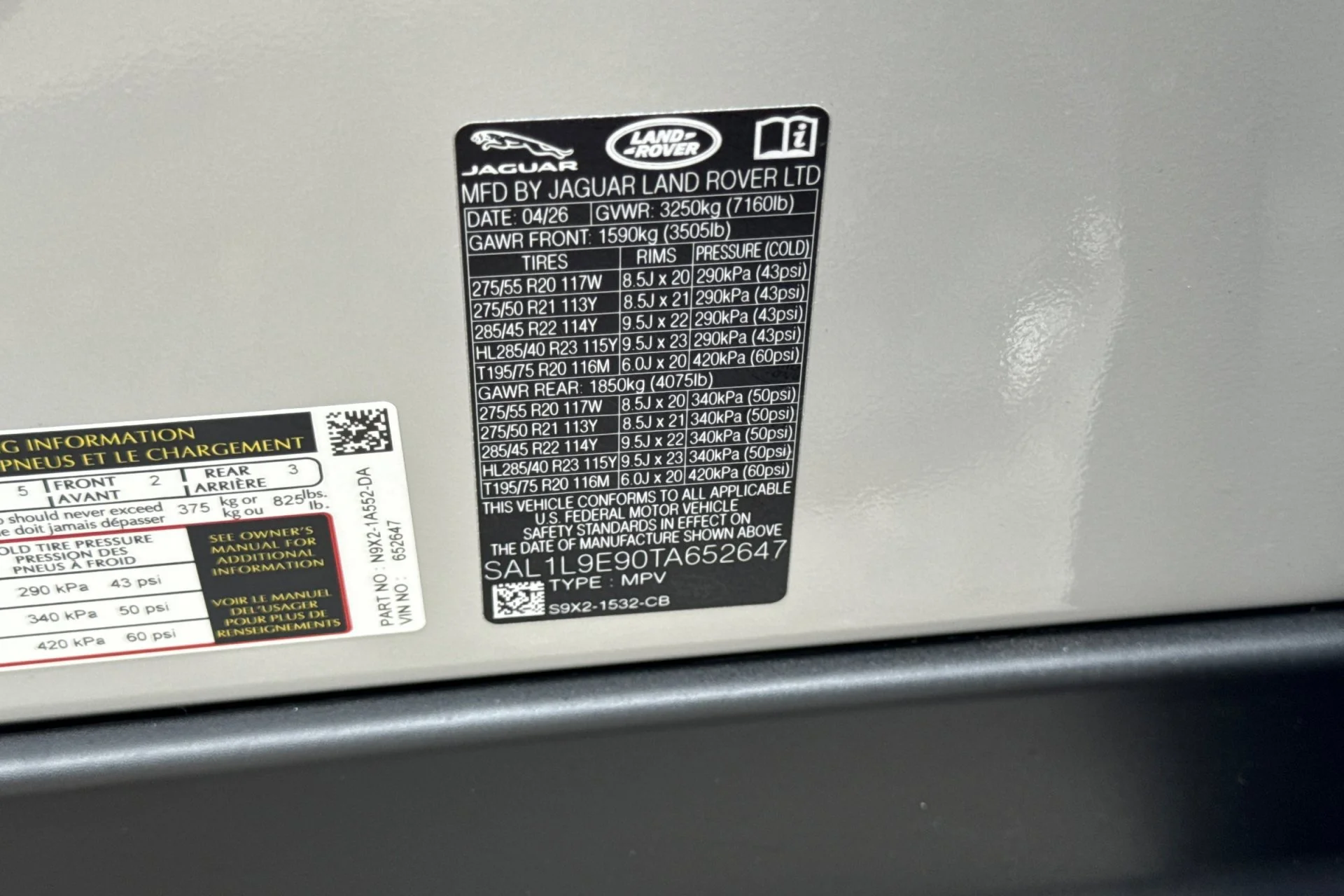 New 2026 Borasco Grey Land Rover Dynamic SE image 28