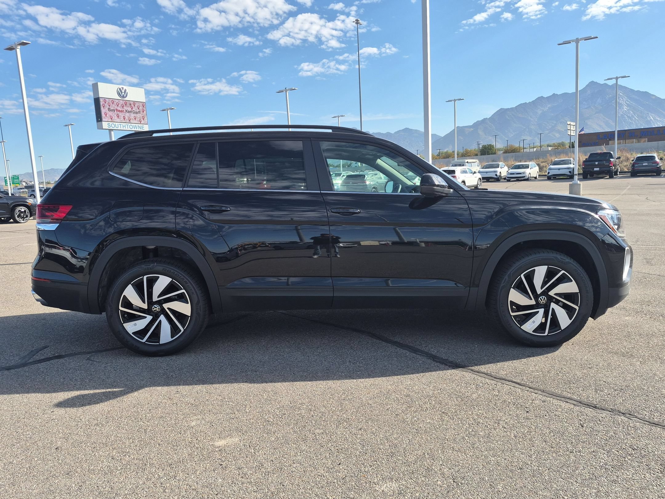 New 2026 Deep Black Pearl Volkswagen 2.0T SE w/Technology image 2
