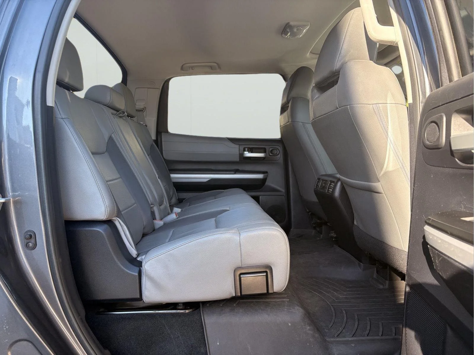 Used 2018 Magnetic Gray Metallic Toyota Limited image 11
