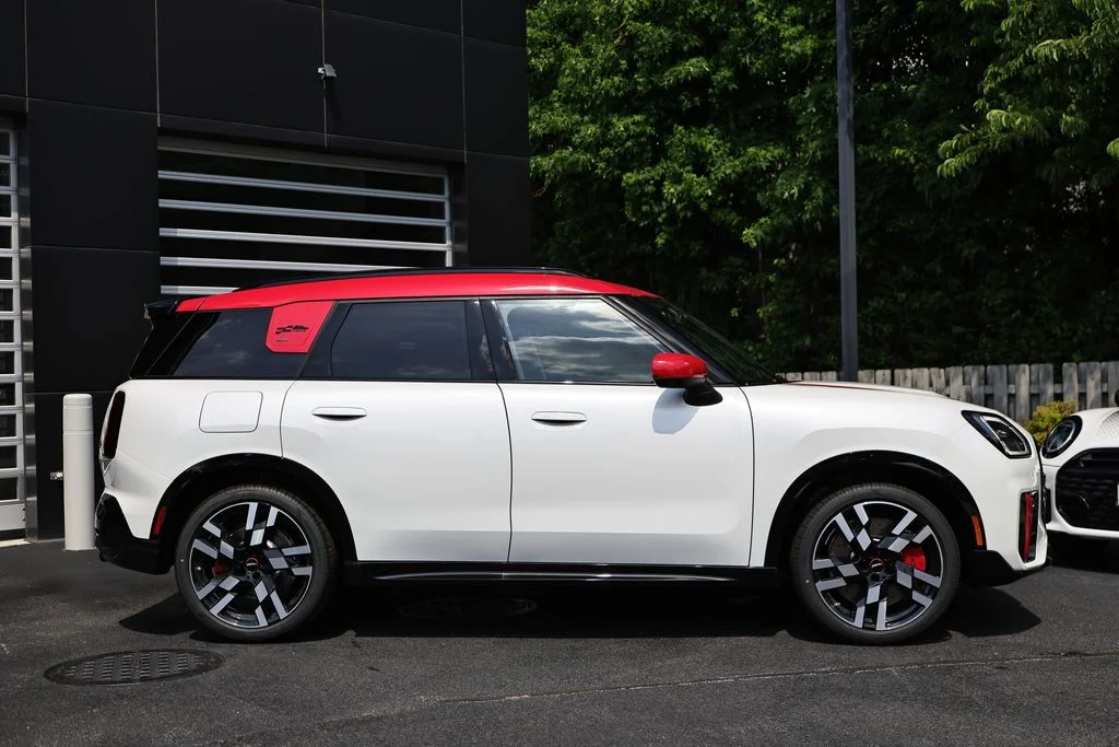 New 2027 White Metallic MINI Iconic image 4