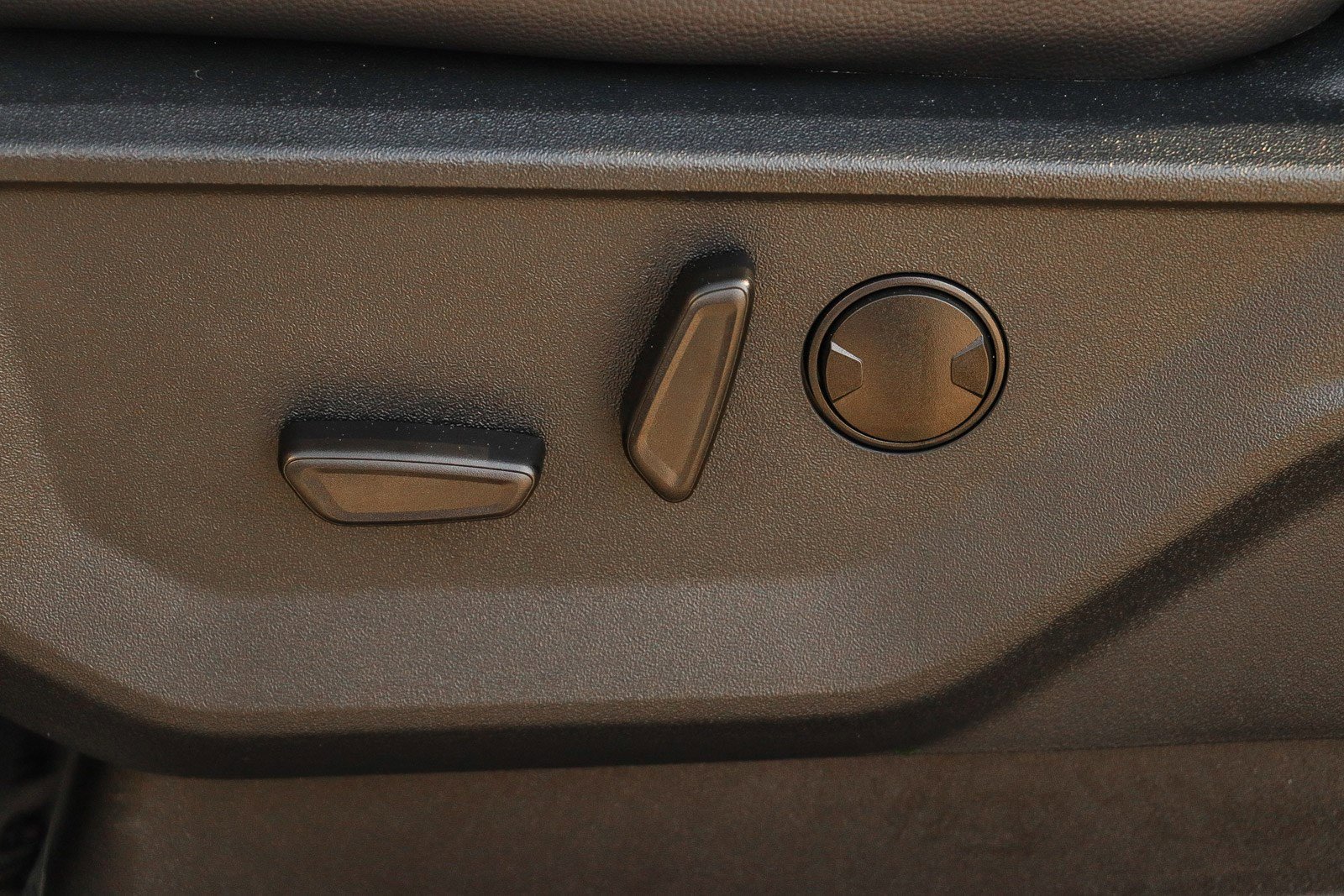 Used 2025 Black Metallic Ford LARIAT image 20