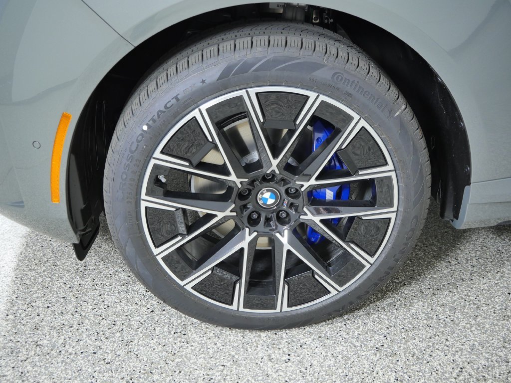 New 2027 Grey Pine Metallic BMW  image 17