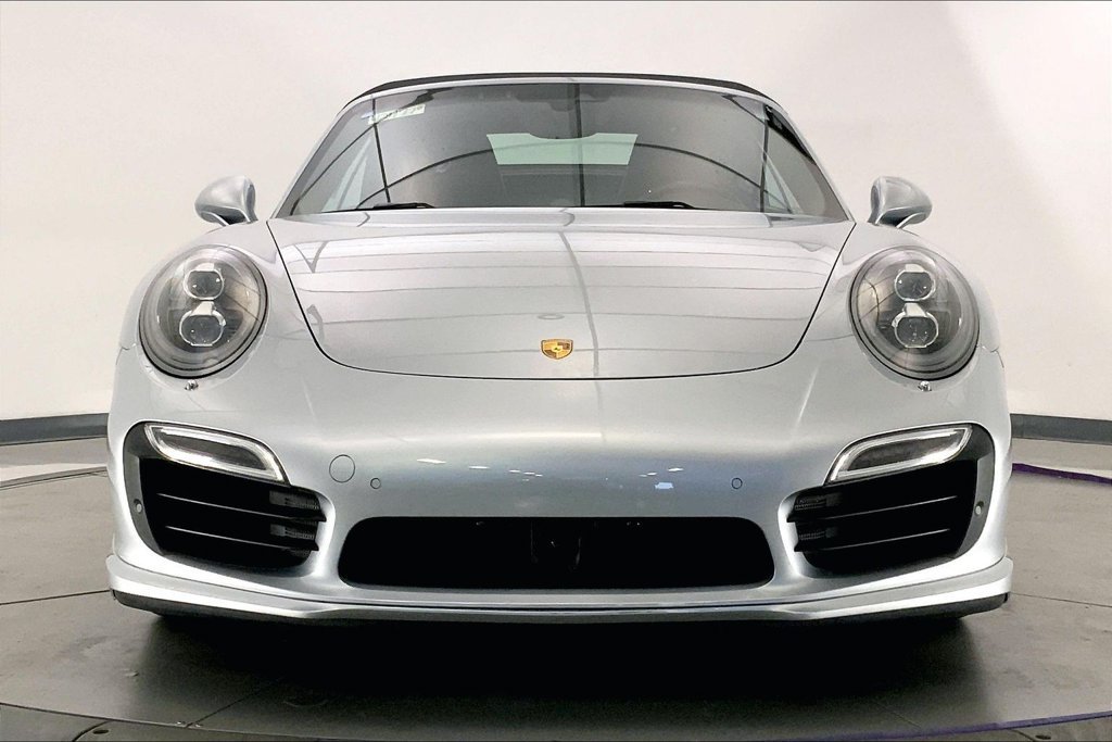 Used 2014 Rhodium Silver Metallic Porsche Turbo image 2