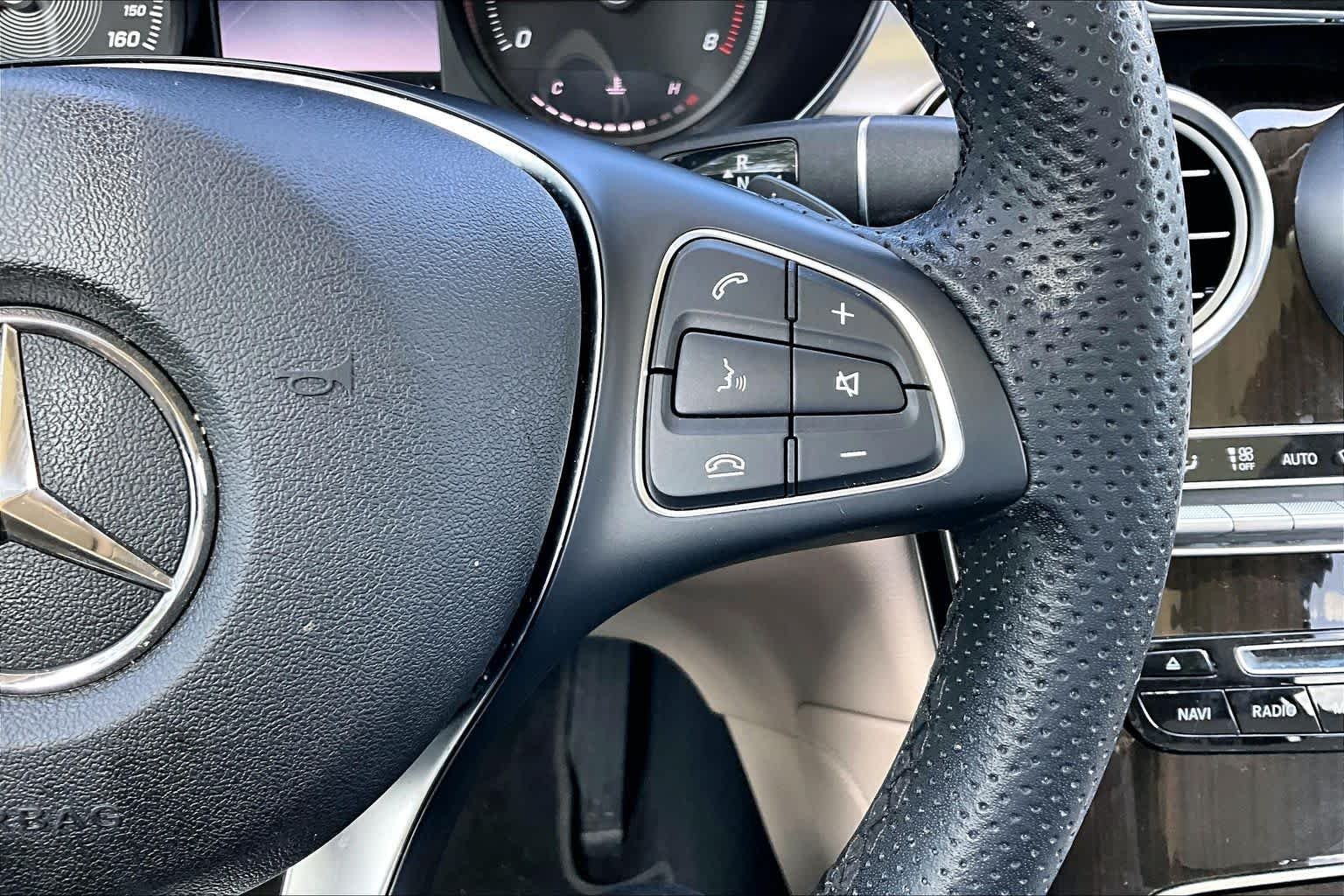 Used 2019 Polar White Mercedes-Benz GLC 300 image 23