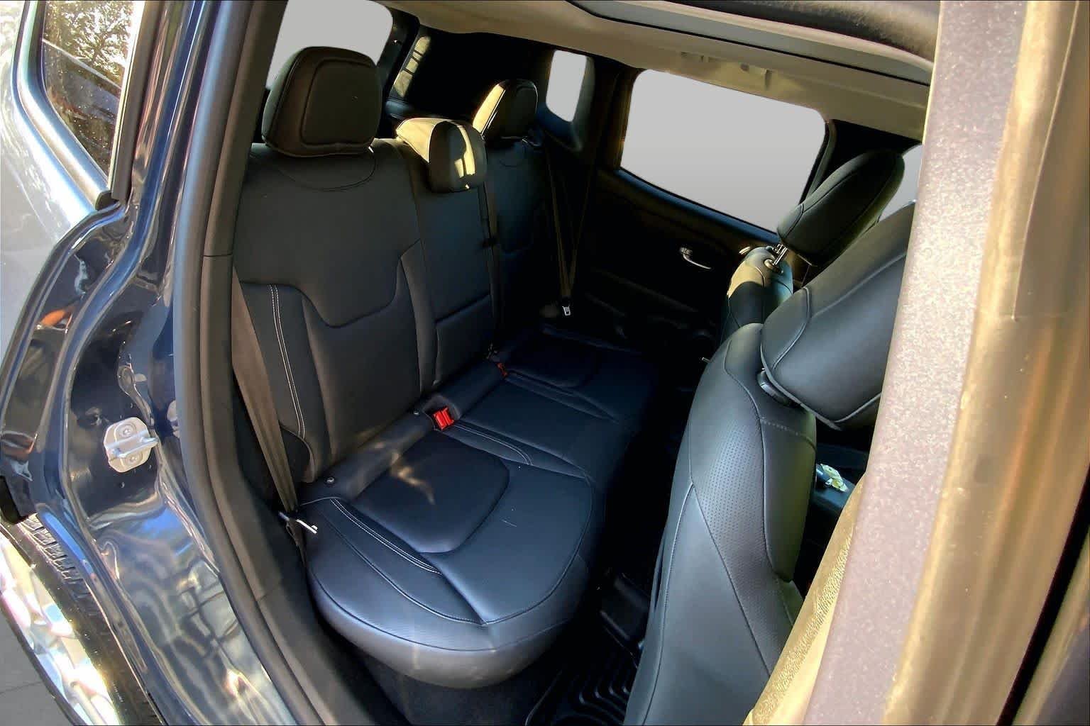 Used 2021 Slate Blue Pearlcoat Jeep Limited image 17