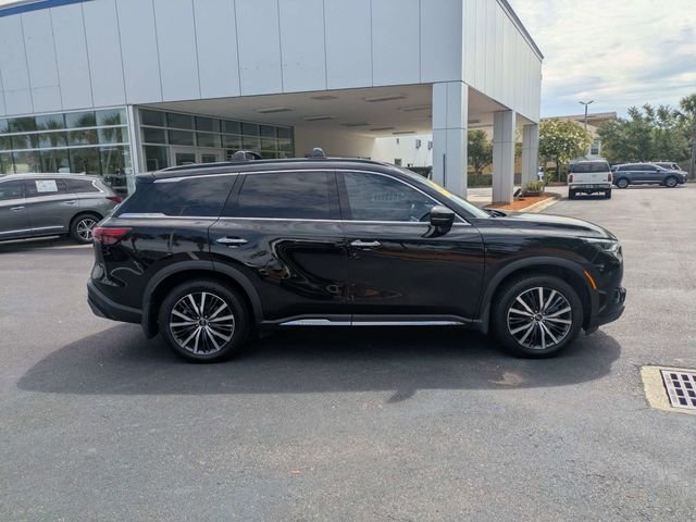 Used 2023 Black INFINITI Autograph image 2